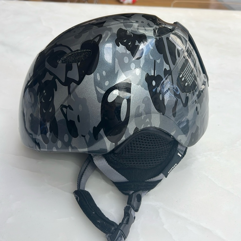 Youth Giro slingshot ski helmet
